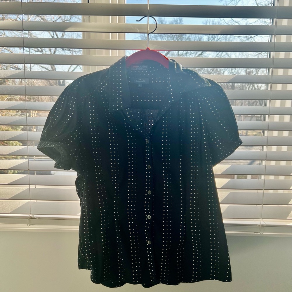 Euc Faconnable Blouse, Rotating And Cleaning Out Closet, Classic Blouse!